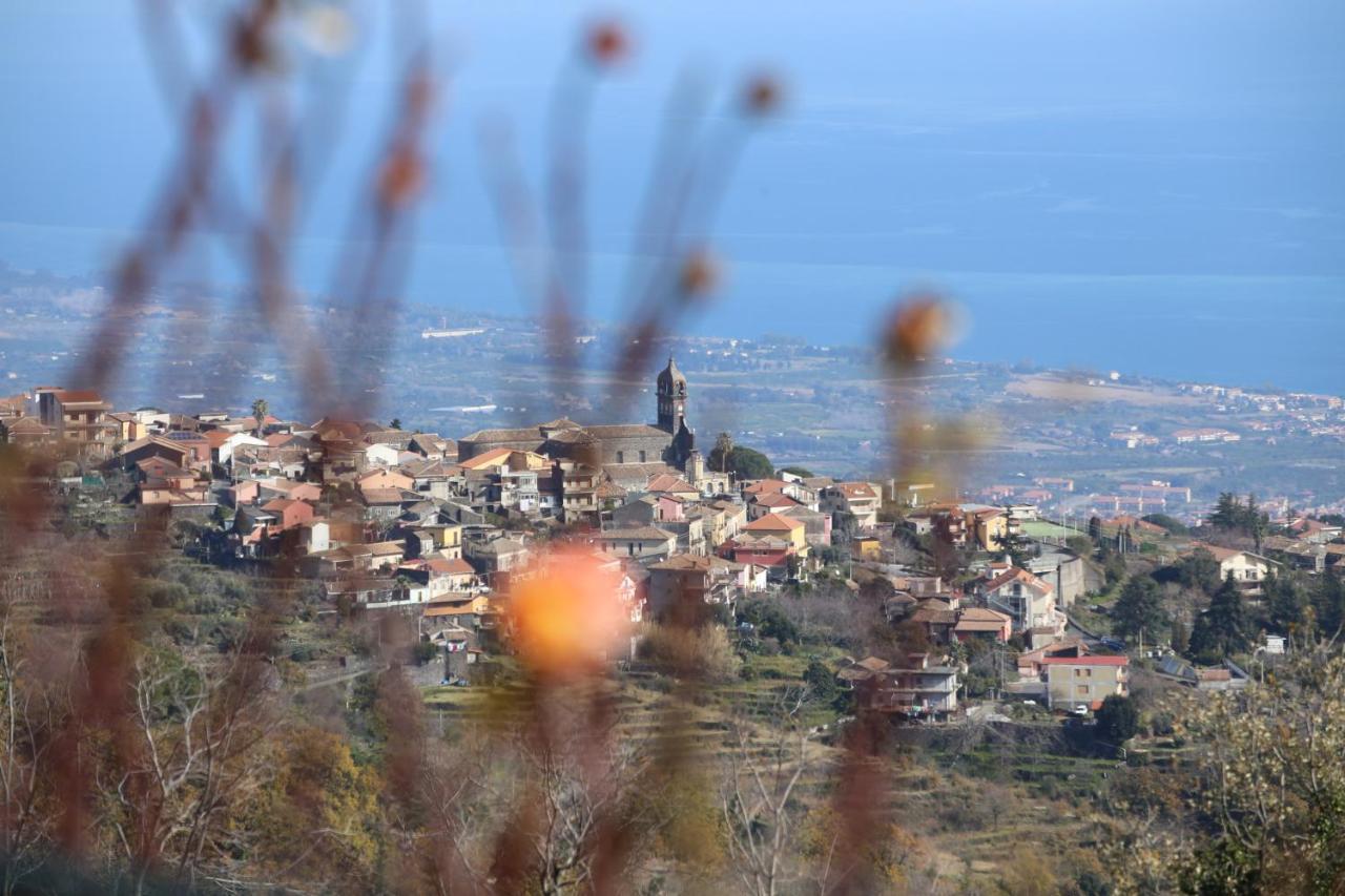 Agriturismo Le Case Del Merlo Milo Dış mekan fotoğraf